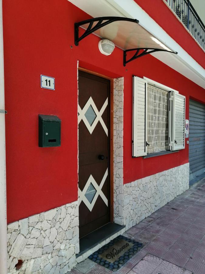 Casetta Rosso Tulipano Санта-Тереза-ді-Рива Екстер'єр фото